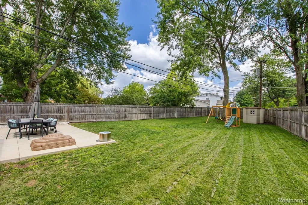 12541 De Cook Drive Sterling Heights City MI 48313