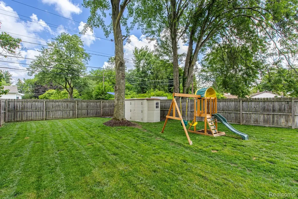 12541 De Cook Drive Sterling Heights City MI 48313