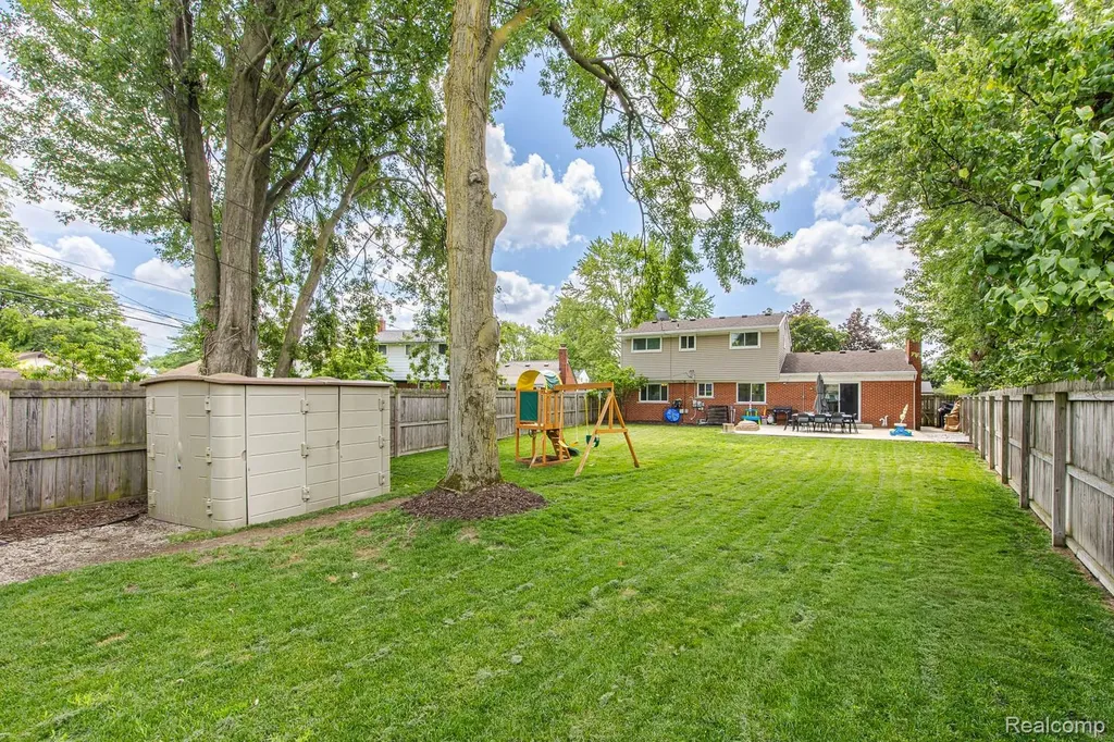 12541 De Cook Drive Sterling Heights City MI 48313
