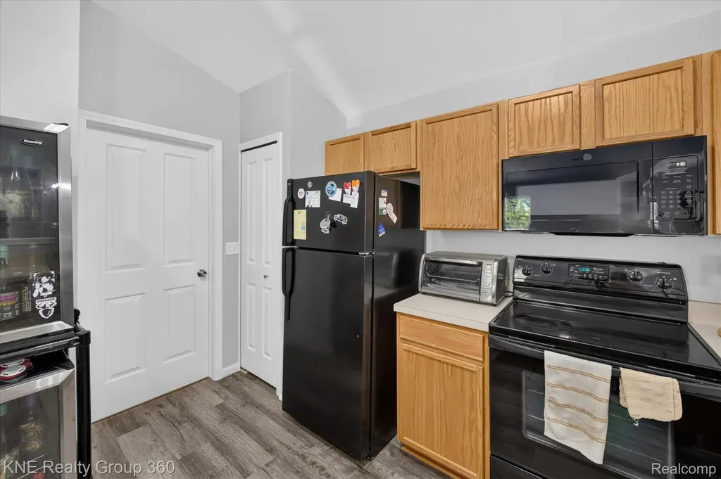 4077 Berkeley Avenue Canton Charter Township MI 48188