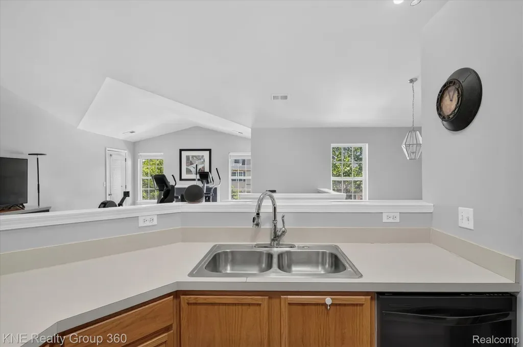 4077 Berkeley Avenue Canton Charter Township MI 48188
