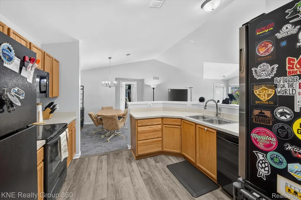 4077 Berkeley Avenue Canton Charter Township MI 48188