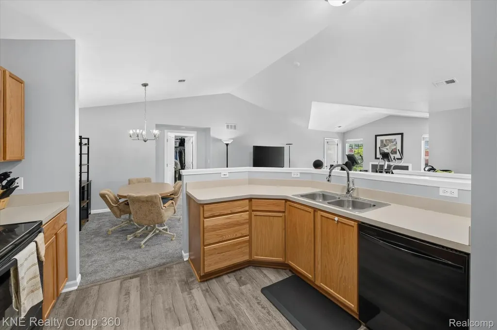 4077 Berkeley Avenue Canton Charter Township MI 48188