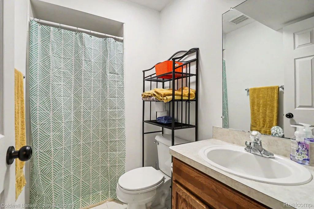47083 Auburn Court Shelby Charter Township MI 48317