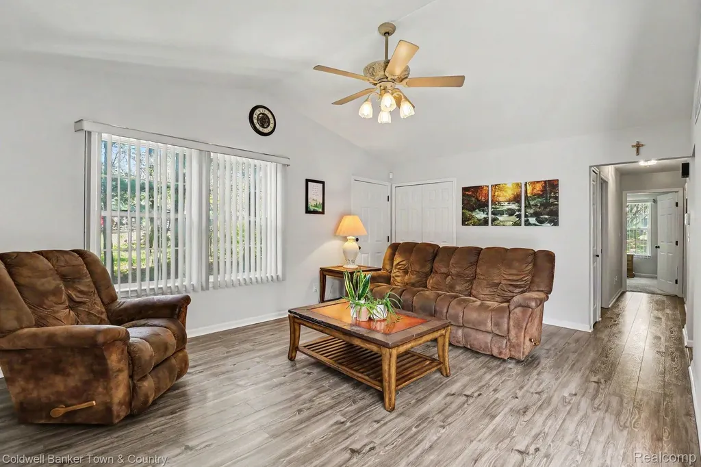 47083 Auburn Court Shelby Charter Township MI 48317