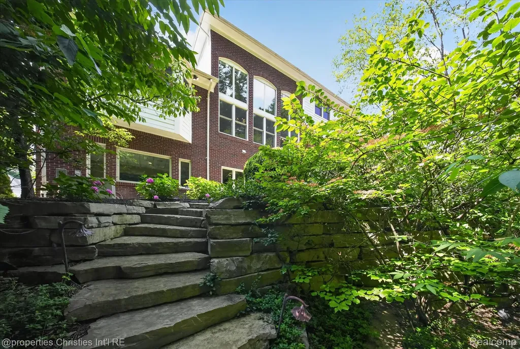 15974 Augusta Court Northville Township MI 48168