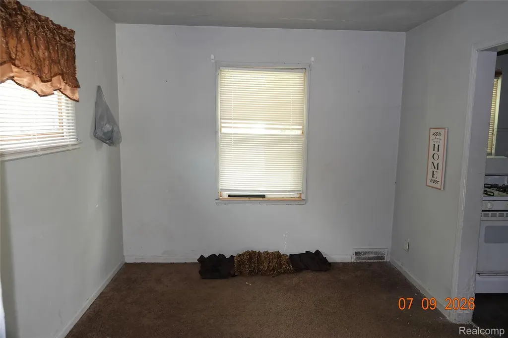 18651 & 18653 Kelly Road Detroit City MI 48224