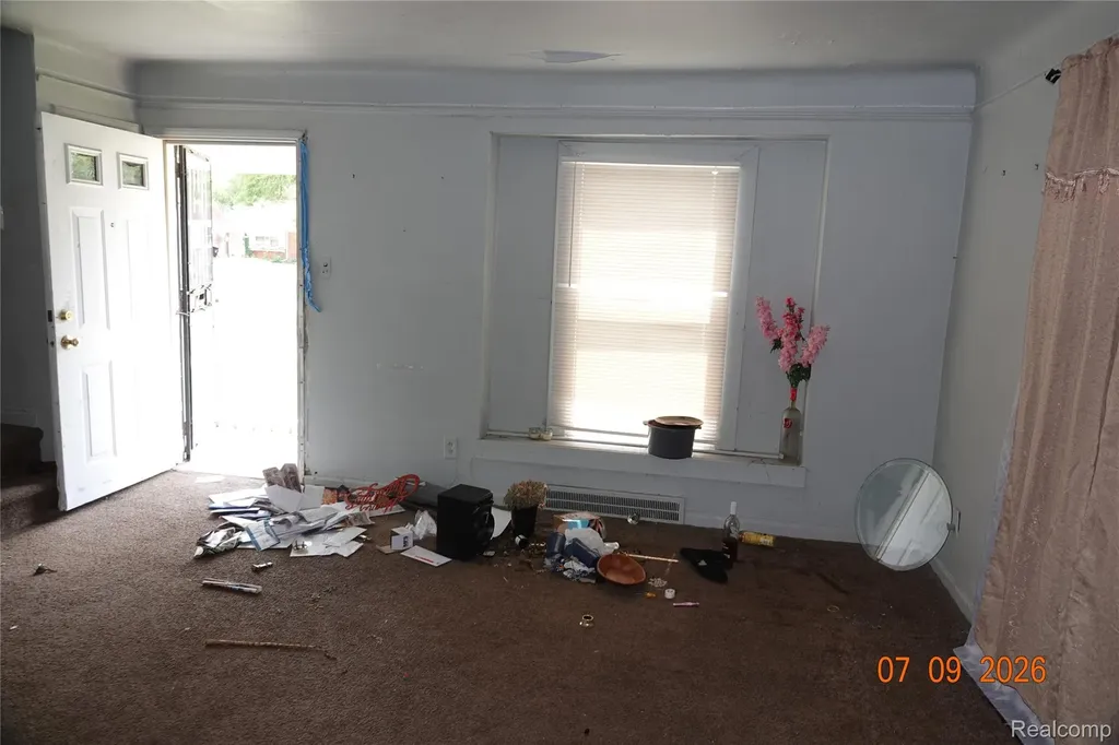 18651 & 18653 Kelly Road Detroit City MI 48224
