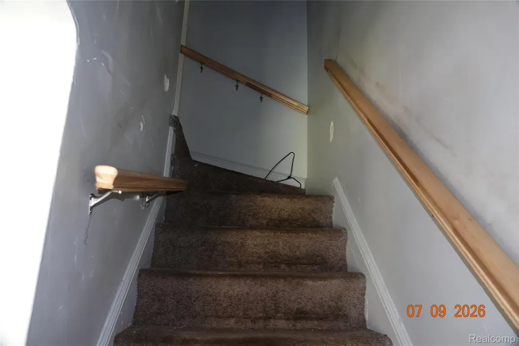 18651 & 18653 Kelly Road Detroit City MI 48224