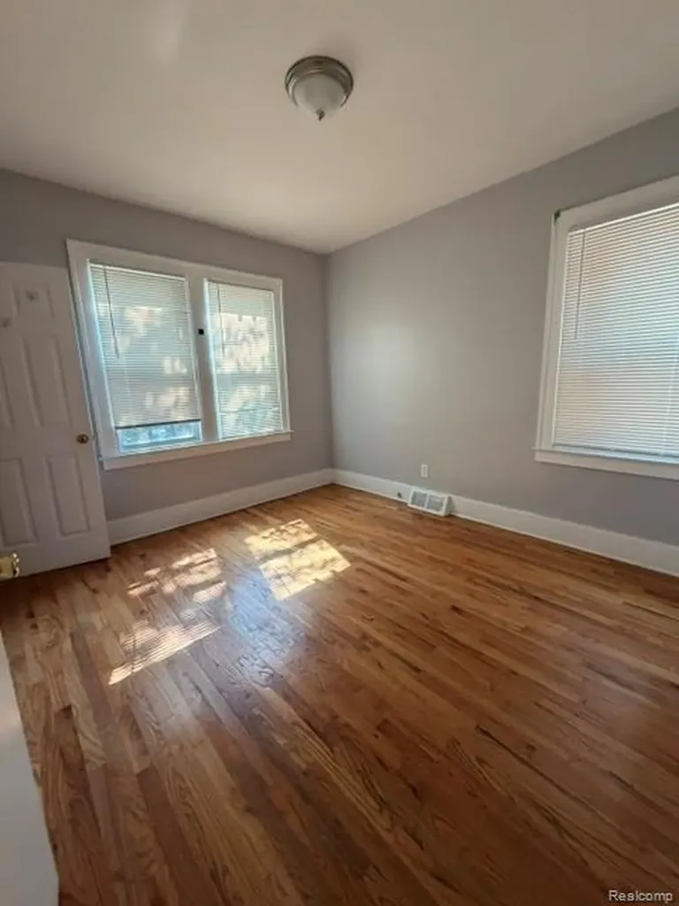 15860 Normandy Street Detroit City MI 48238