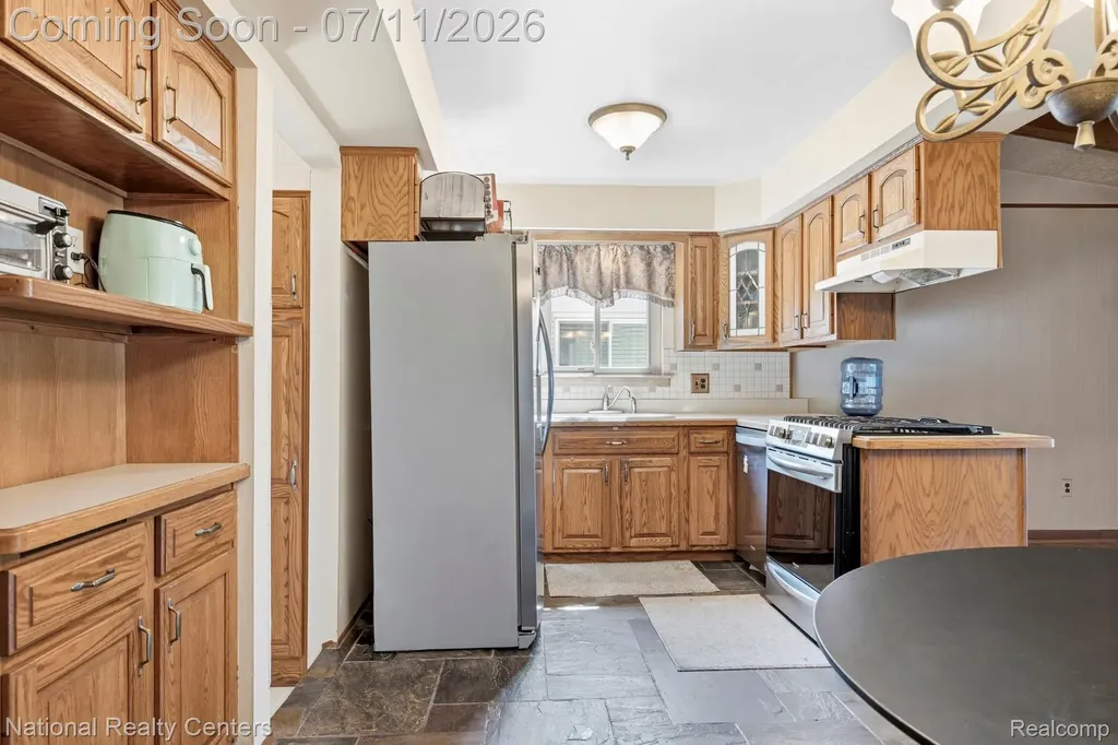 12156 Corvair Drive Sterling Heights City MI 48312