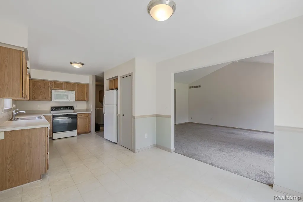 312 Reid Road Highland Charter Township MI 48357