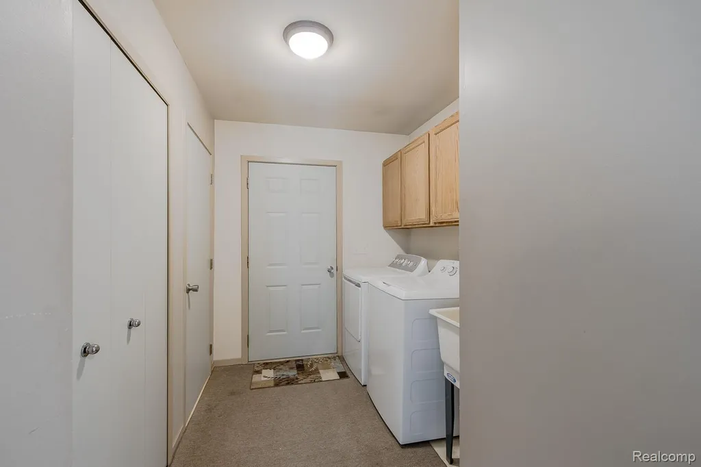 312 Reid Road Highland Charter Township MI 48357