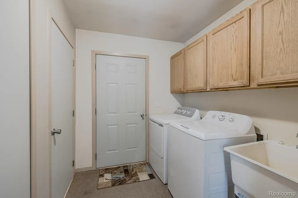 312 Reid Road Highland Charter Township MI 48357