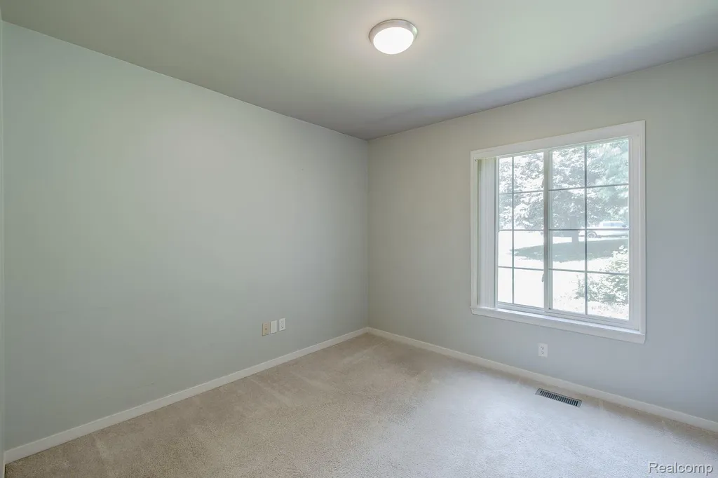 312 Reid Road Highland Charter Township MI 48357