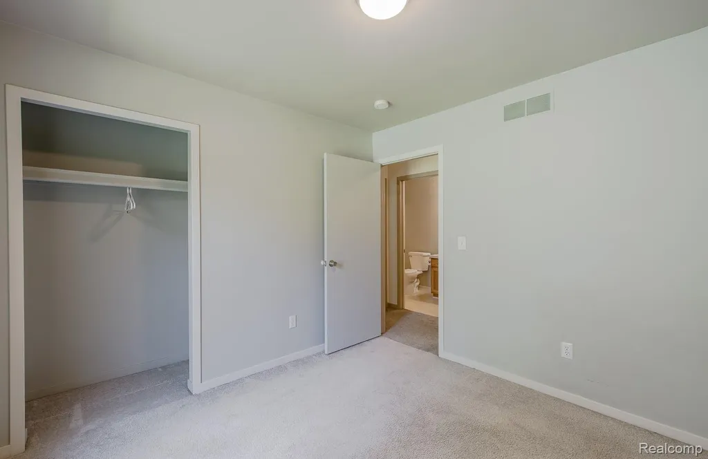 312 Reid Road Highland Charter Township MI 48357