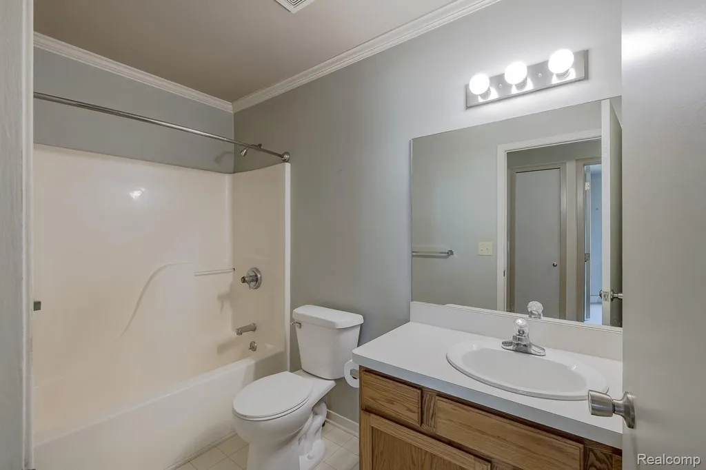 312 Reid Road Highland Charter Township MI 48357