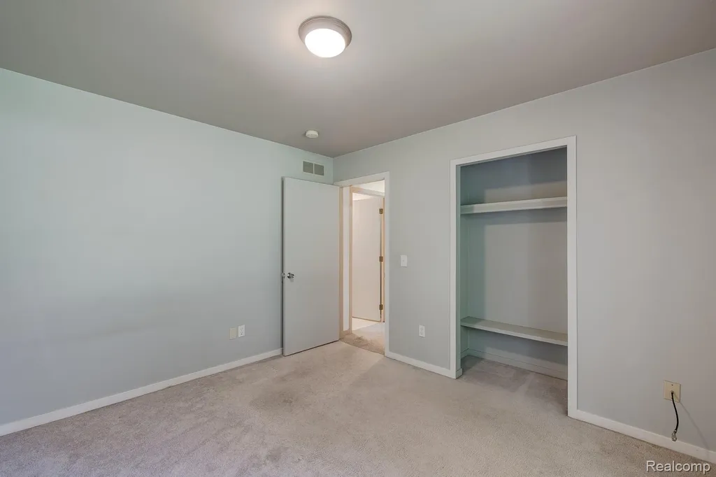 312 Reid Road Highland Charter Township MI 48357