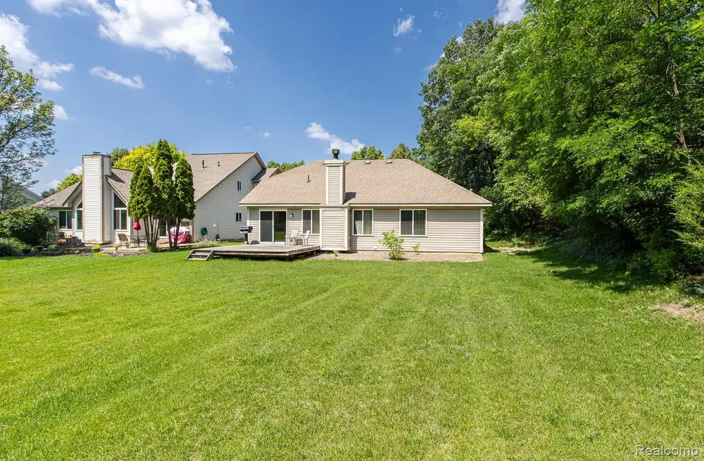 312 Reid Road Highland Charter Township MI 48357