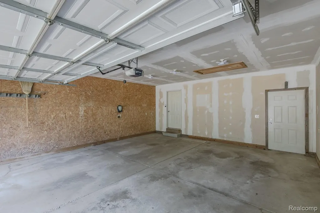 312 Reid Road Highland Charter Township MI 48357