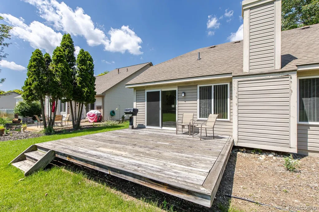 312 Reid Road Highland Charter Township MI 48357