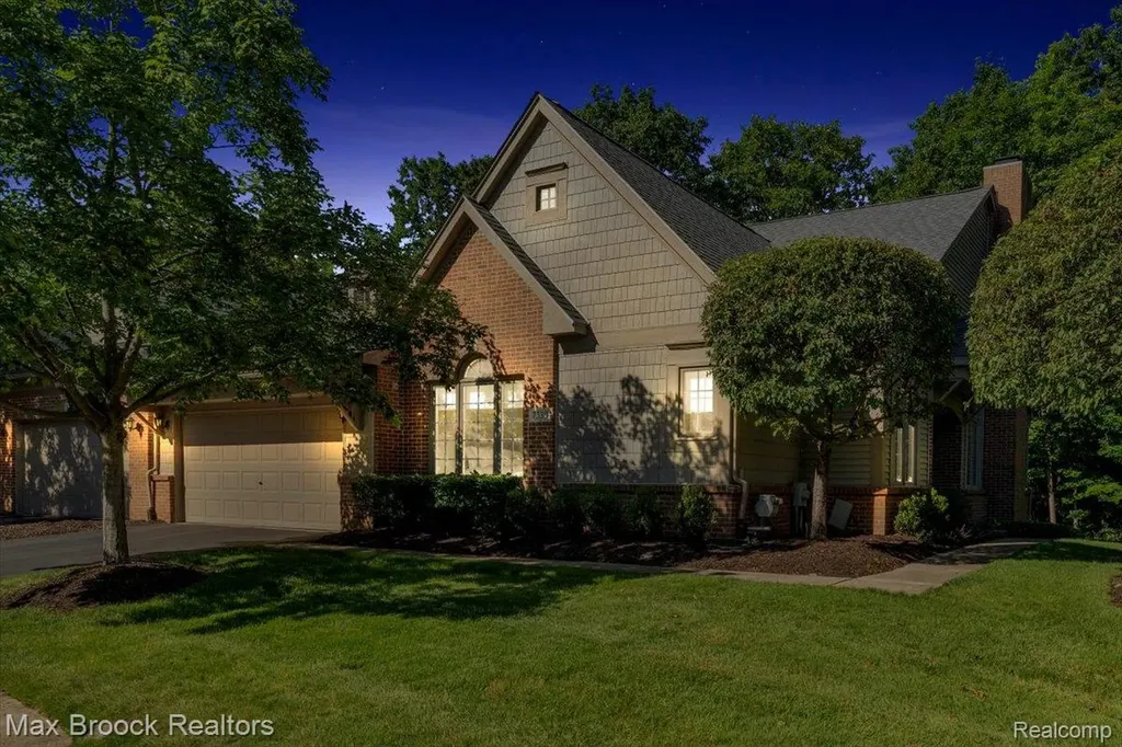 7330 Crackling Creek Circle West Bloomfield Charter Township MI 48322