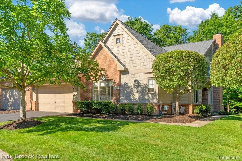 7330 Crackling Creek Circle West Bloomfield Charter Township MI 48322