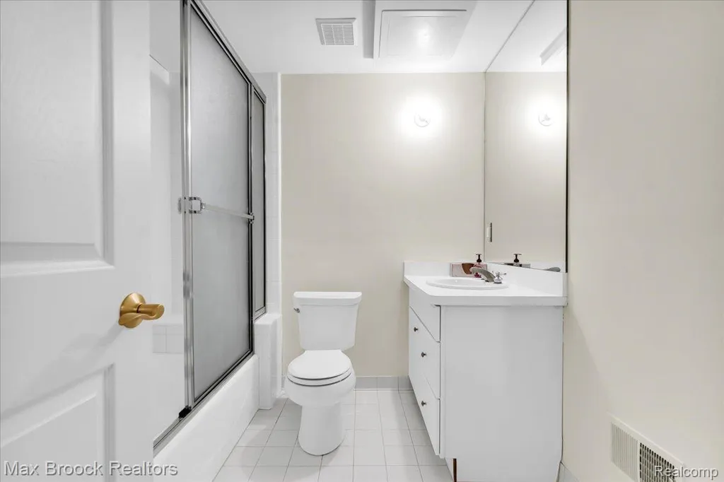 7330 Crackling Creek Circle West Bloomfield Charter Township MI 48322
