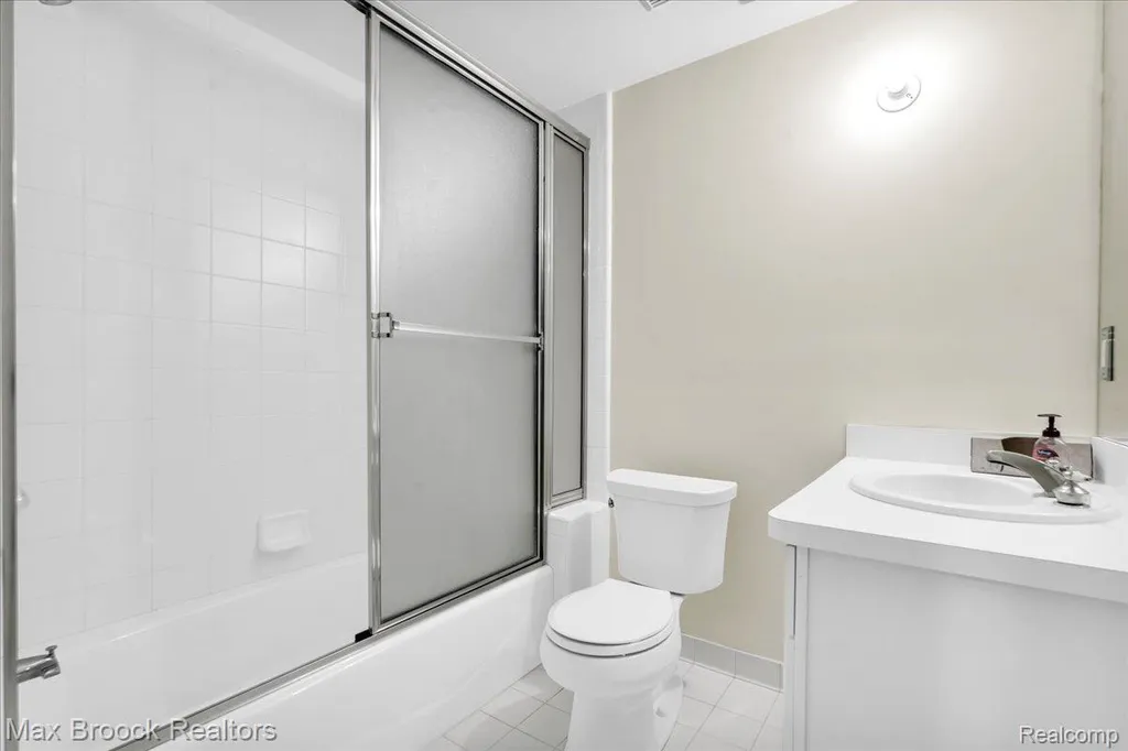 7330 Crackling Creek Circle West Bloomfield Charter Township MI 48322