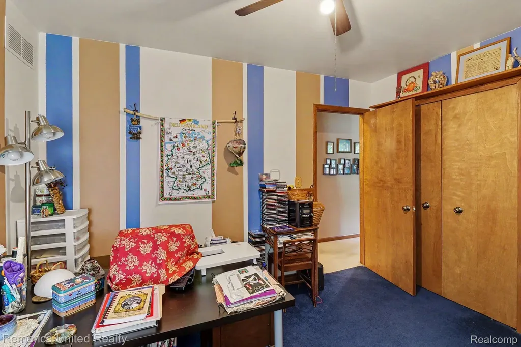 136 Endicott Drive Oceola Township MI 48843