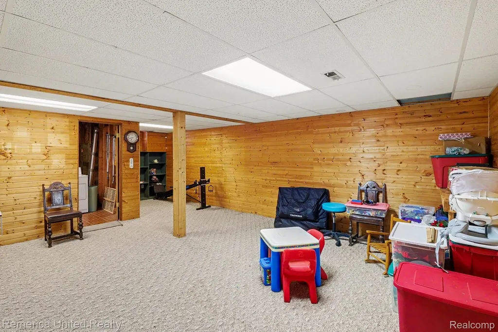 136 Endicott Drive Oceola Township MI 48843