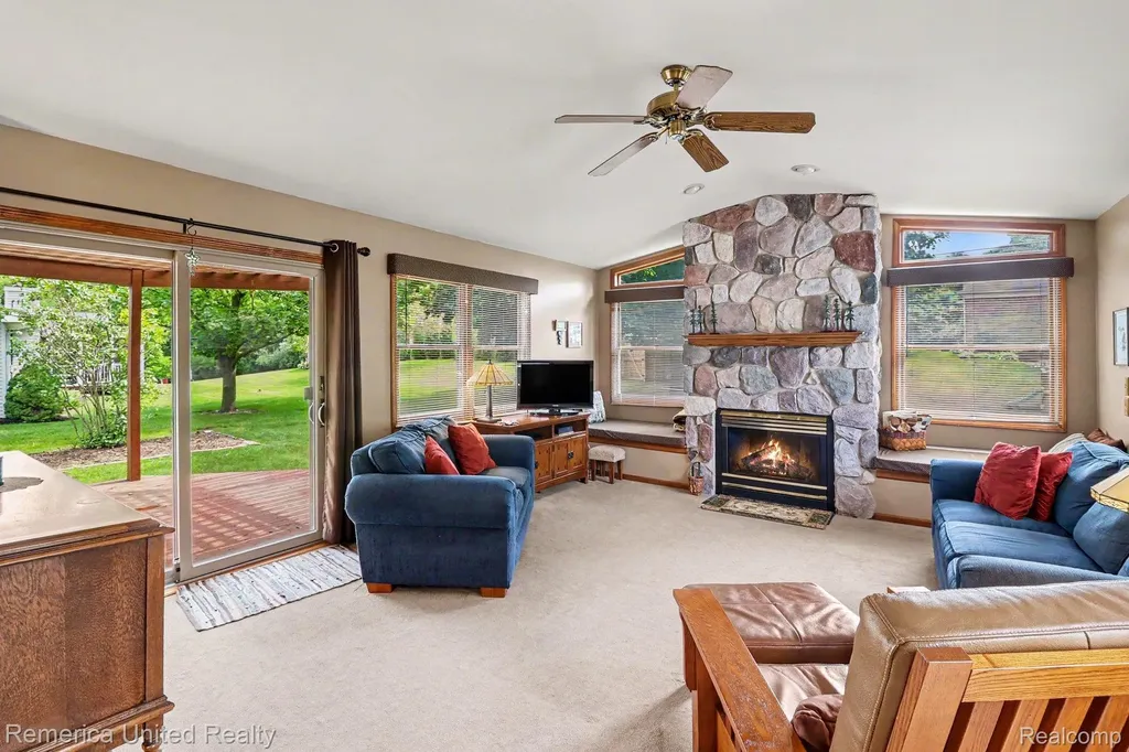 136 Endicott Drive Oceola Township MI 48843