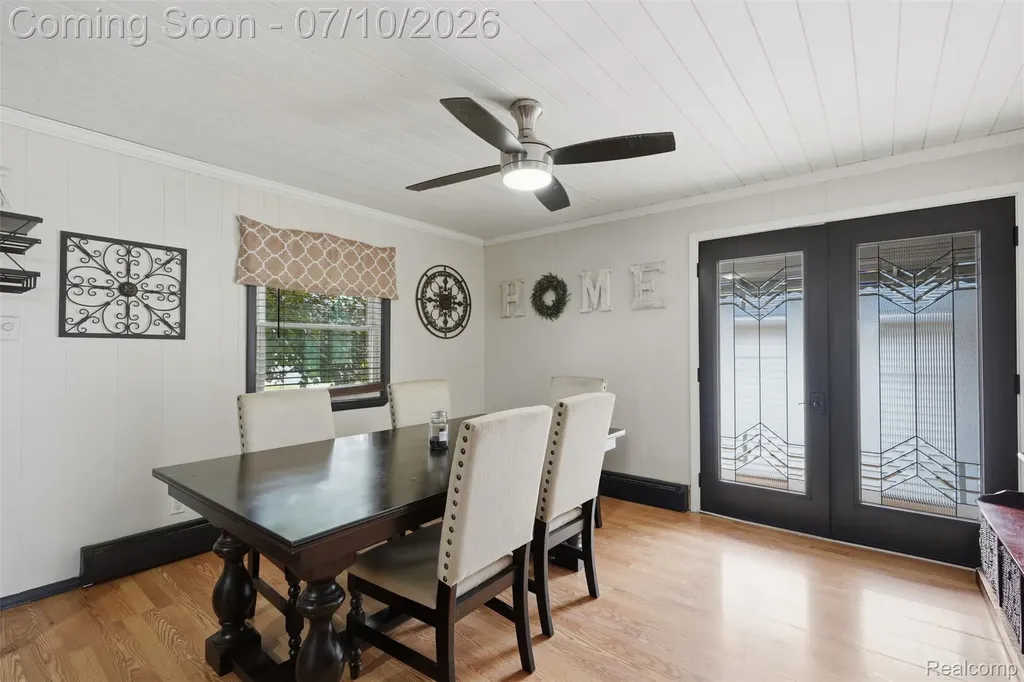 1642 Lathers Street Garden City City MI 48135