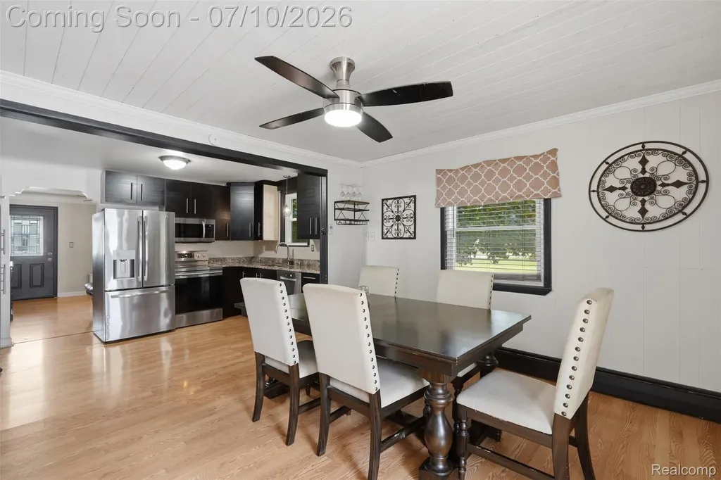 1642 Lathers Street Garden City City MI 48135