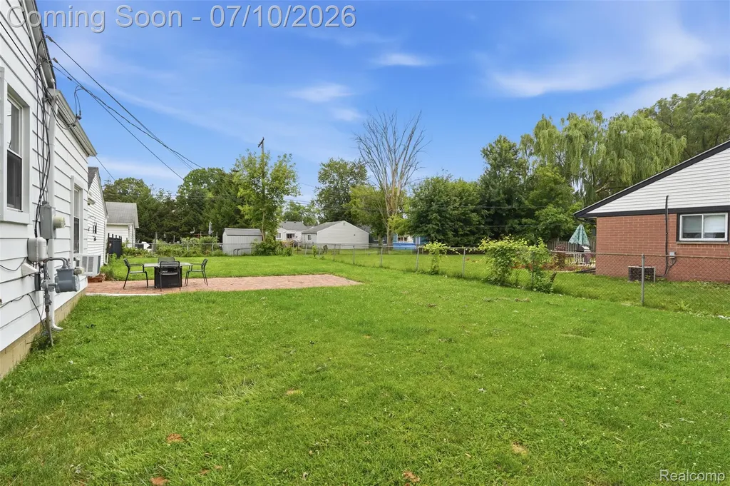 1642 Lathers Street Garden City City MI 48135