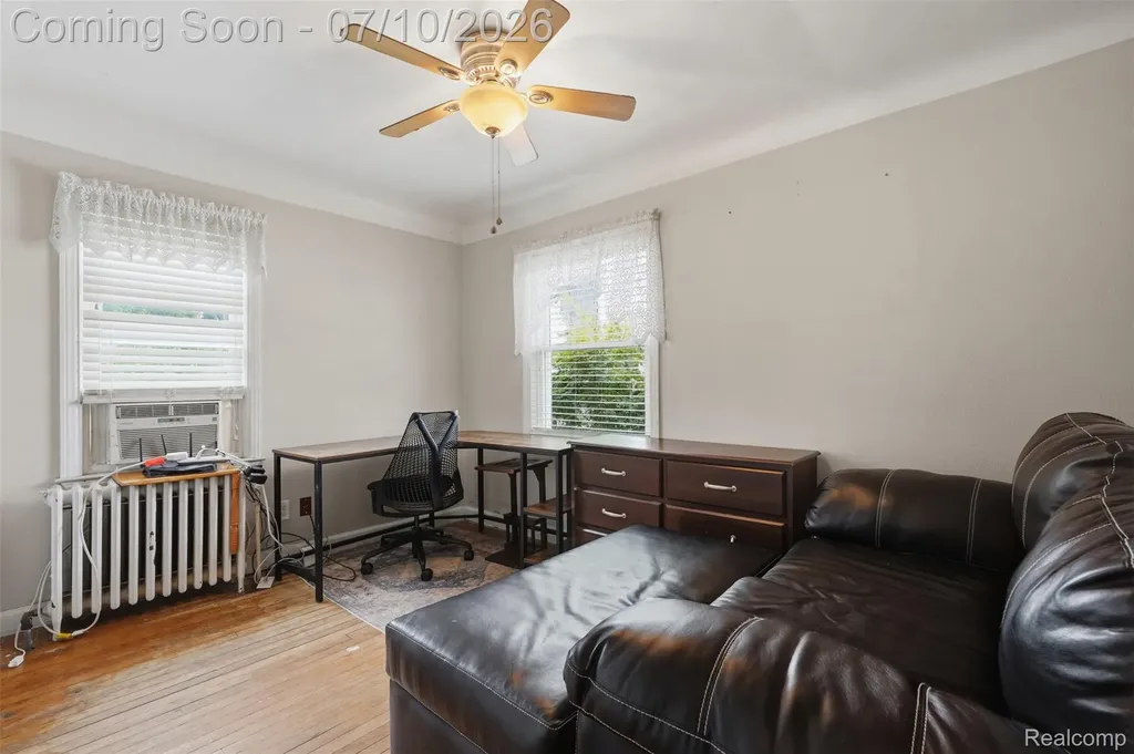 1642 Lathers Street Garden City City MI 48135