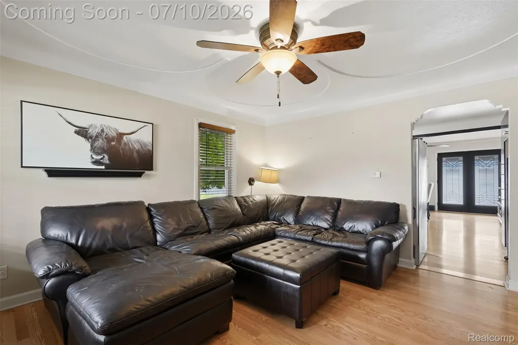 1642 Lathers Street Garden City City MI 48135