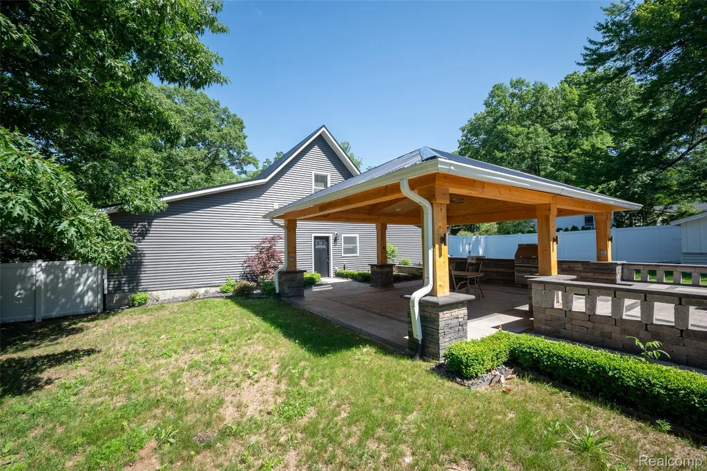 206 Joliet Avenue Roscommon Township MI 48629