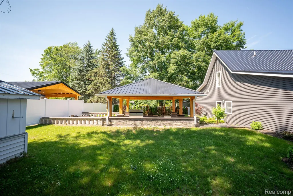 206 Joliet Avenue Roscommon Township MI 48629