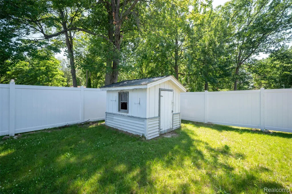 206 Joliet Avenue Roscommon Township MI 48629