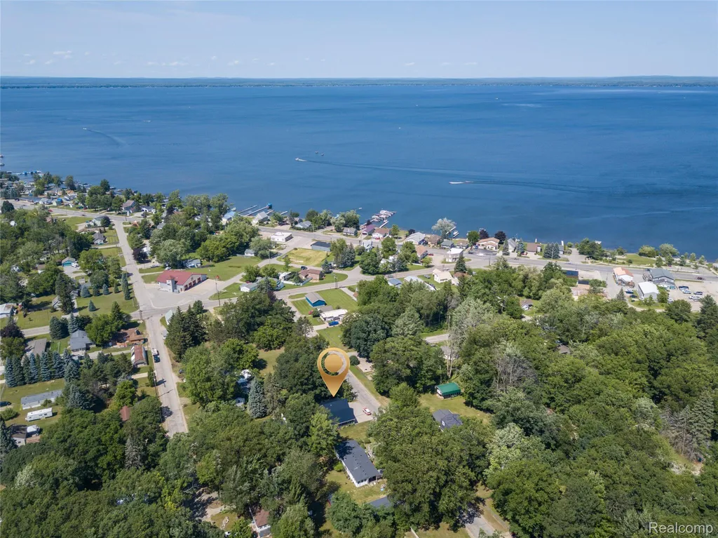 206 Joliet Avenue Roscommon Township MI 48629