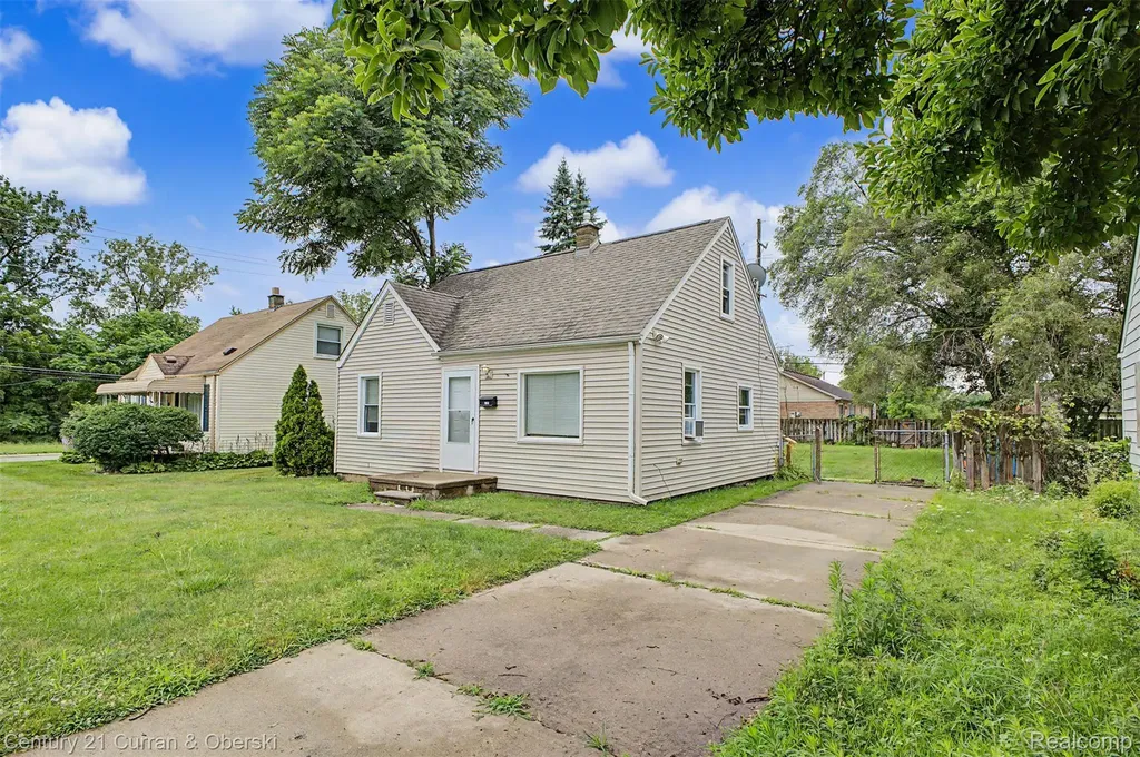 5160 Hazel Street Dearborn Heights City MI 48125