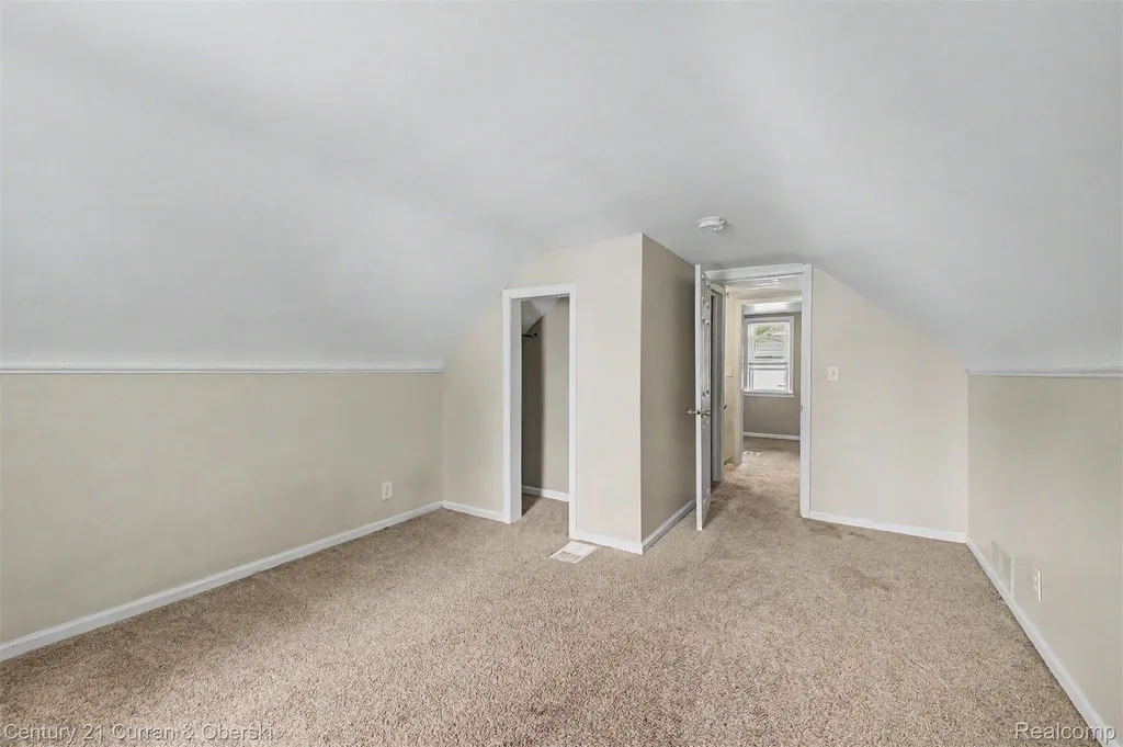 5160 Hazel Street Dearborn Heights City MI 48125