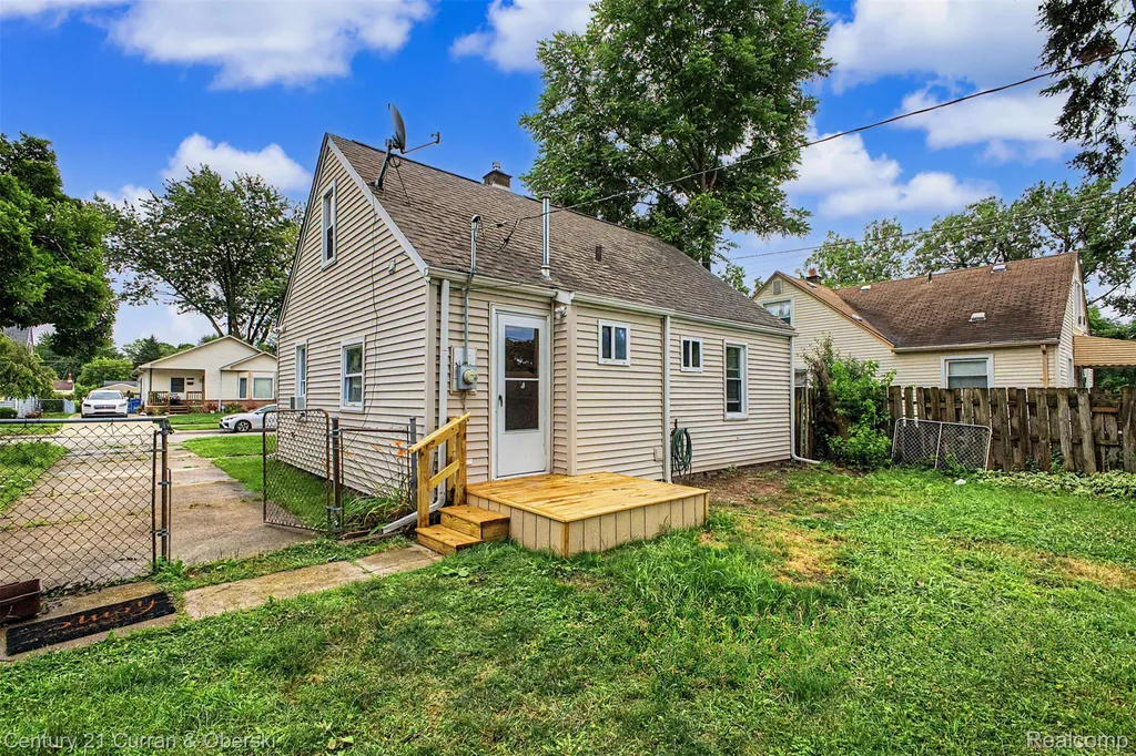5160 Hazel Street Dearborn Heights City MI 48125