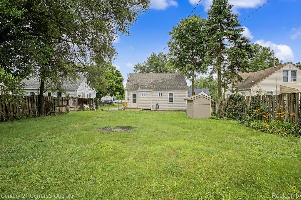 5160 Hazel Street Dearborn Heights City MI 48125
