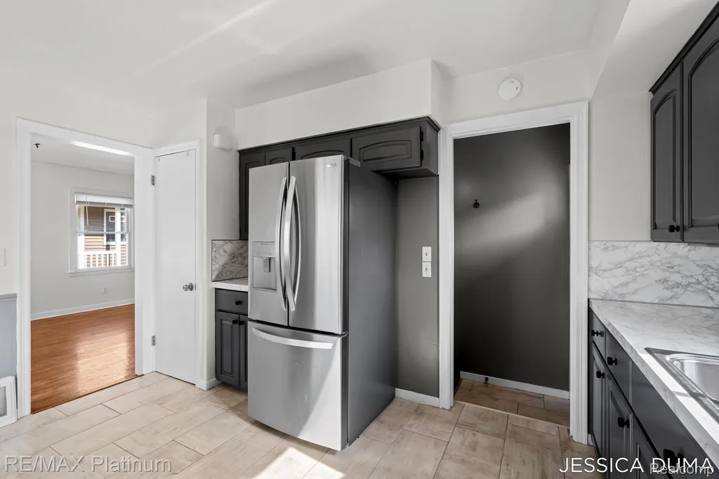 1027 Evelyn Street NE Grand Rapids City MI 49505