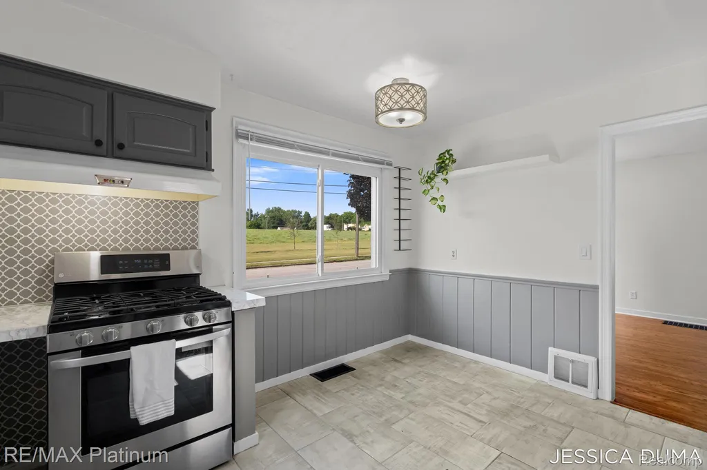 1027 Evelyn Street NE Grand Rapids City MI 49505