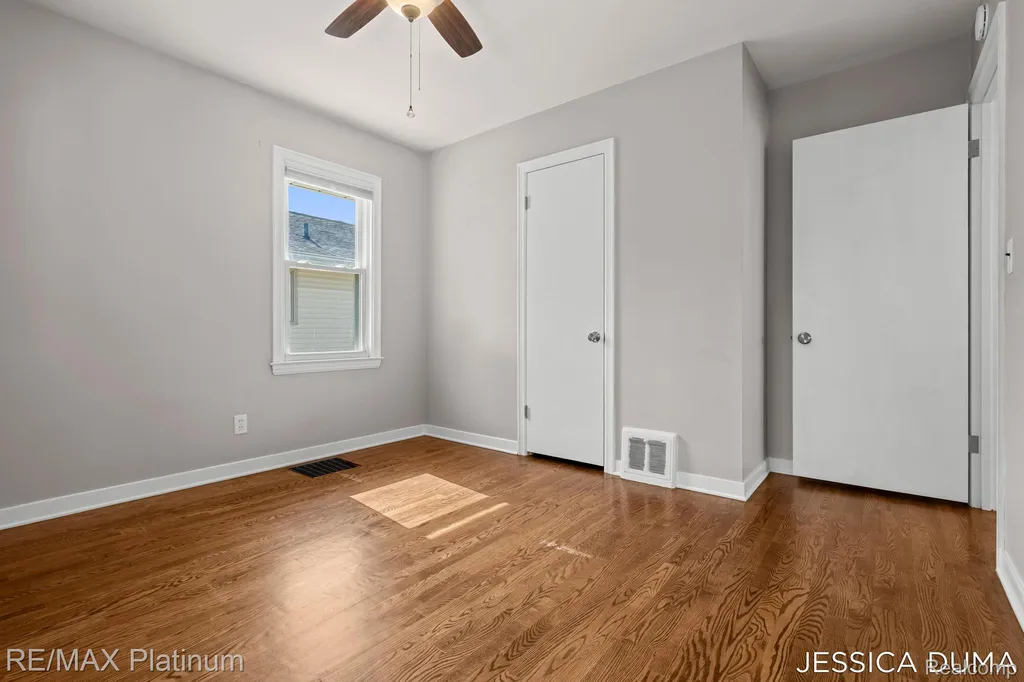 1027 Evelyn Street NE Grand Rapids City MI 49505