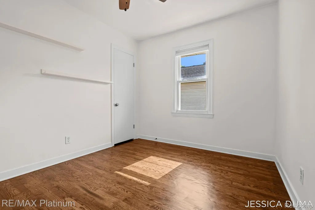 1027 Evelyn Street NE Grand Rapids City MI 49505