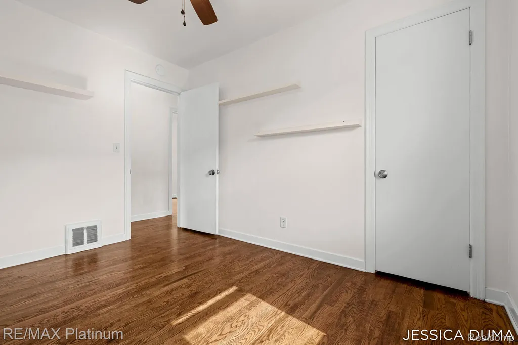 1027 Evelyn Street NE Grand Rapids City MI 49505